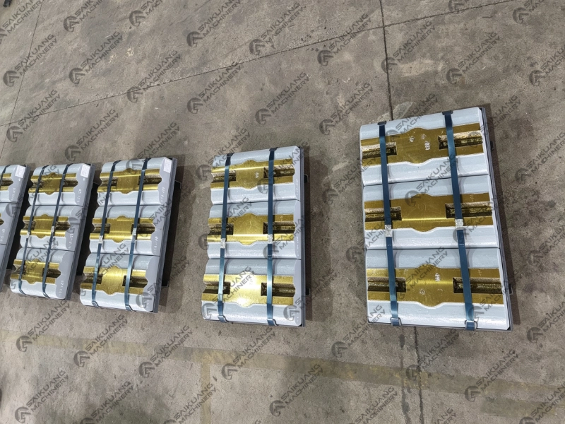 Martensitic With Ceramic Blow Bars (1)